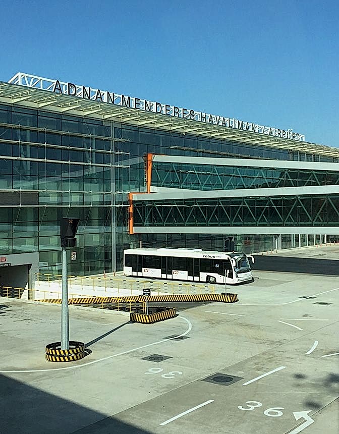 izmir adnan menderes havalimanı