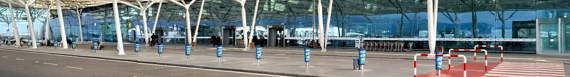 İzmir havalimanı dıştan görünüm